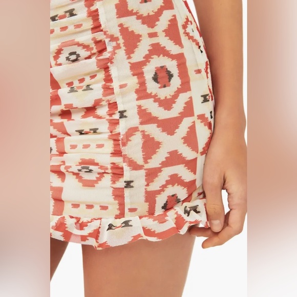 NEW FREE PEOPLE - Fully Lined Mesh Mini Skirt with Ruching and Boho pattern - Picture 7 of 11